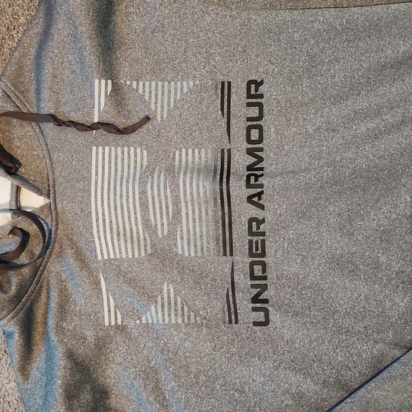UnderArmour Hoddie - Picture 2 of 4